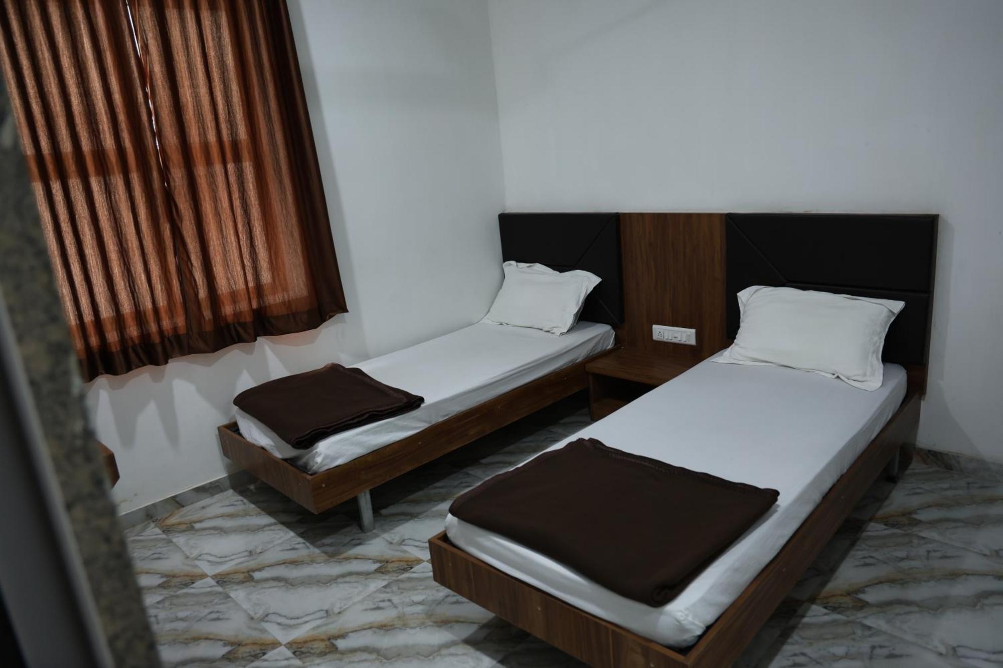 Hotel Aaram Kalupur Ahmedabad Exterior photo